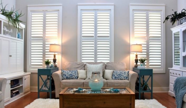 Riverside designer house with chic shutters 